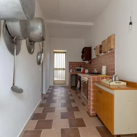 Mariposa Villa
