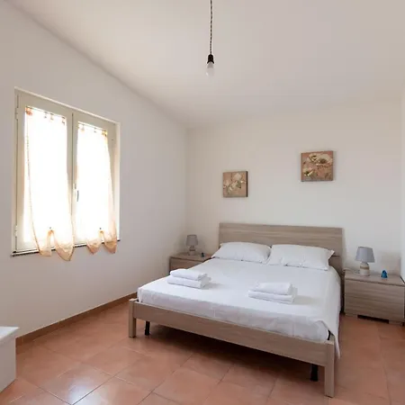 Mariposa Villa Oliena