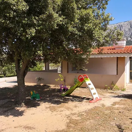 Mariposa Villa *